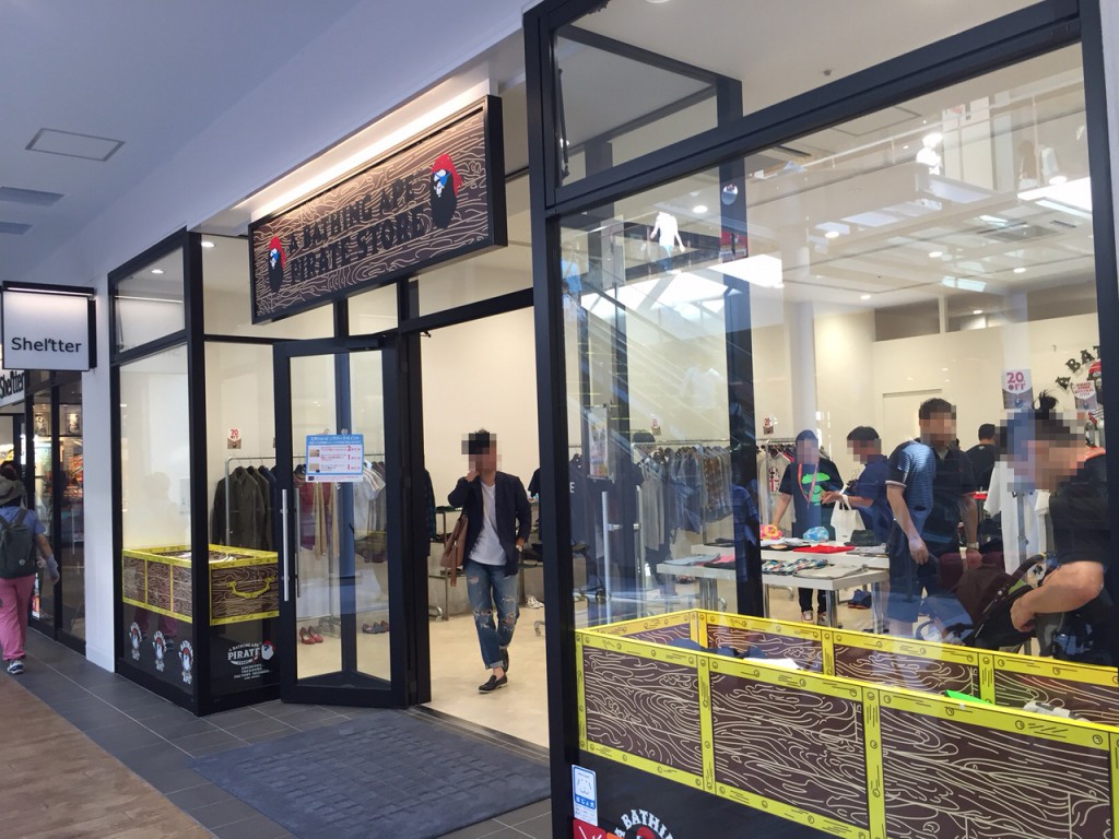 三井アウトレットパーク 幕張　a bathing ape 