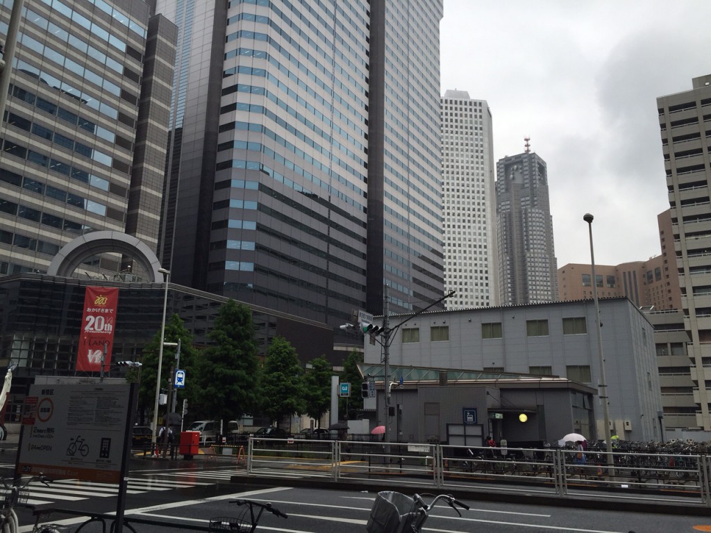 パークハウス 西新宿タワーまでの道のり