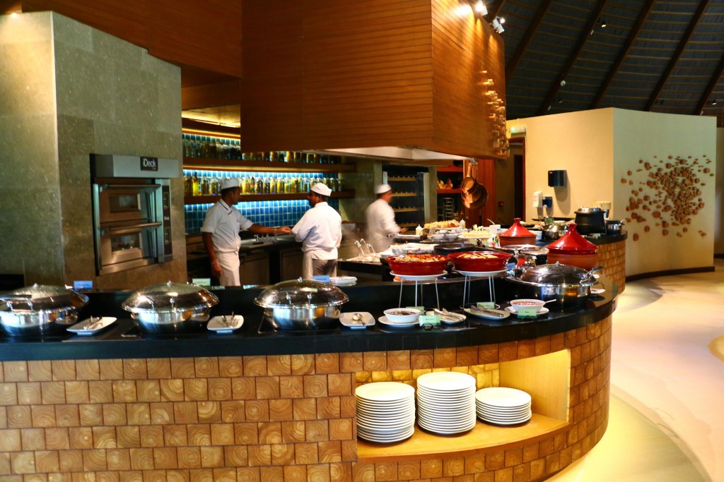 センターラ ラス フシ リゾート＆スパ  モルディブ　レストラン