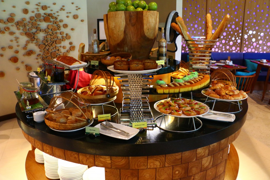 センターラ ラス フシ リゾート＆スパ  モルディブ　レストラン