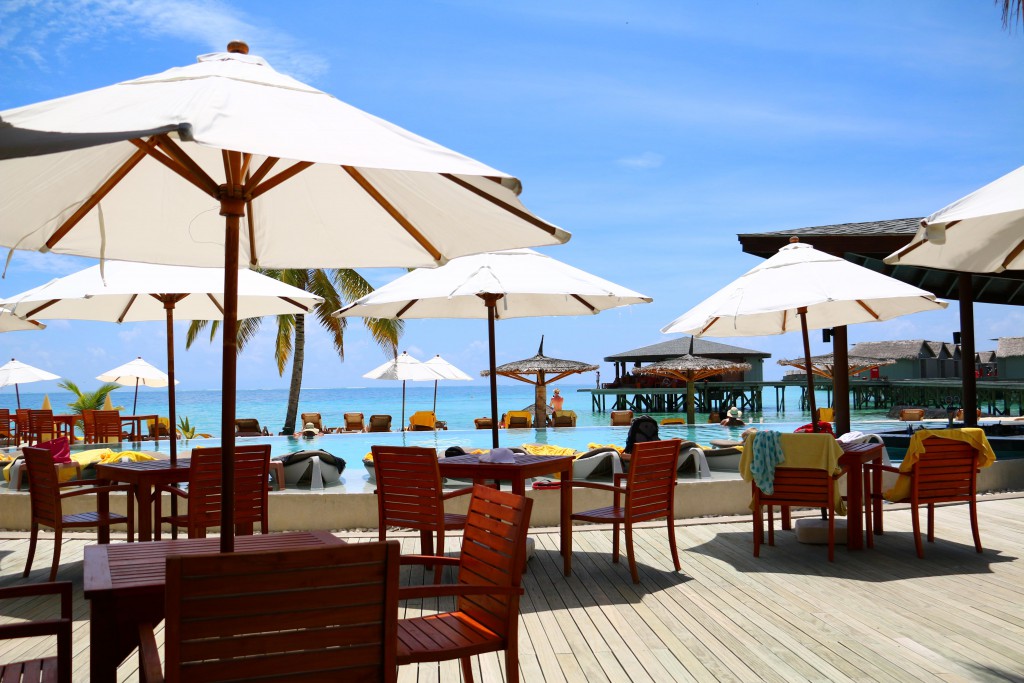 センターラ ラス フシ リゾート＆スパ  モルディブ　レストラン